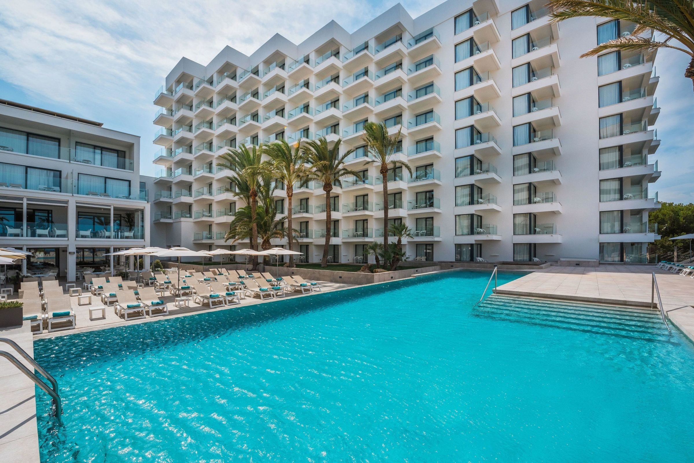 Iberostar Waves Cala Millor 11