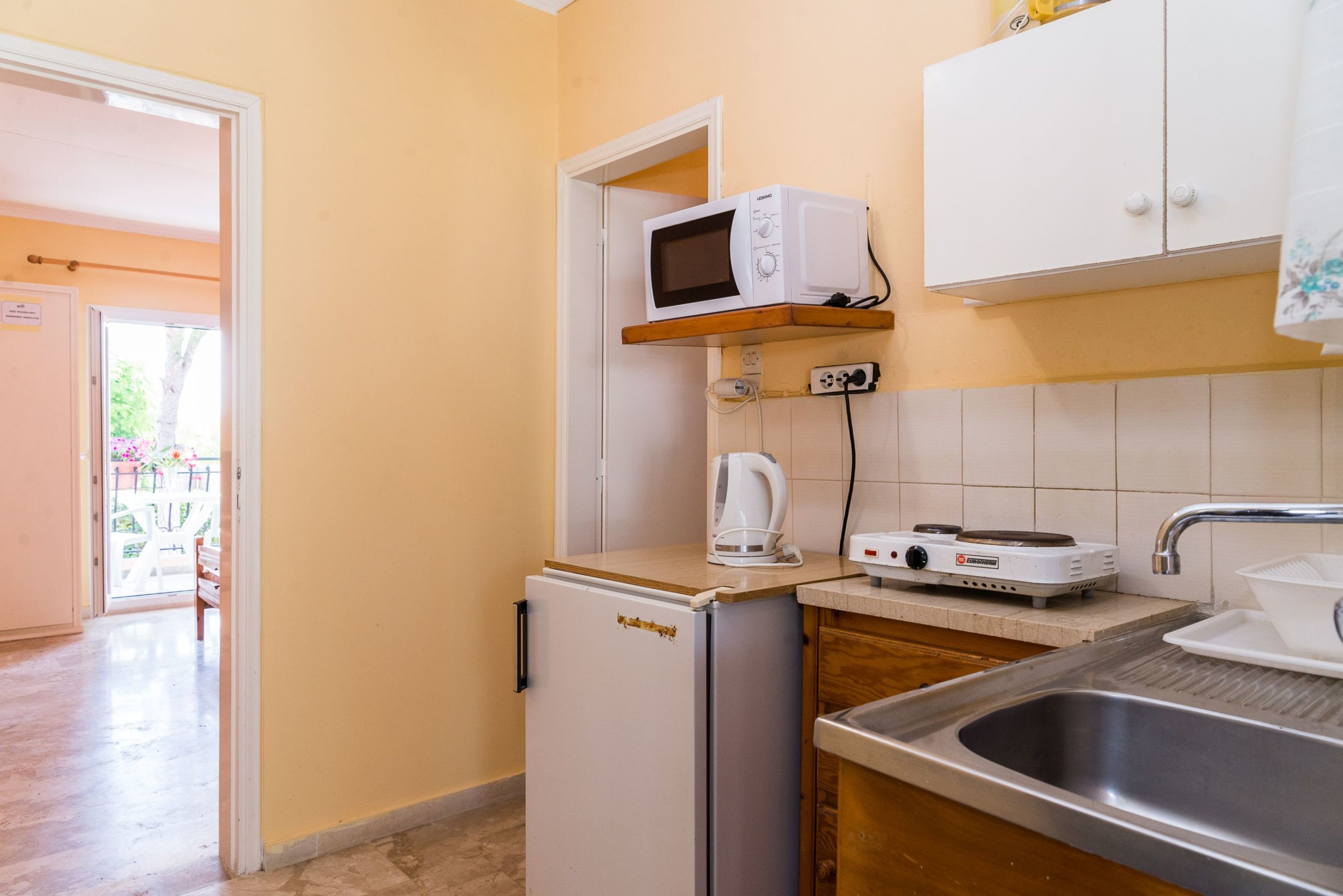 Roussa's Apartments 4