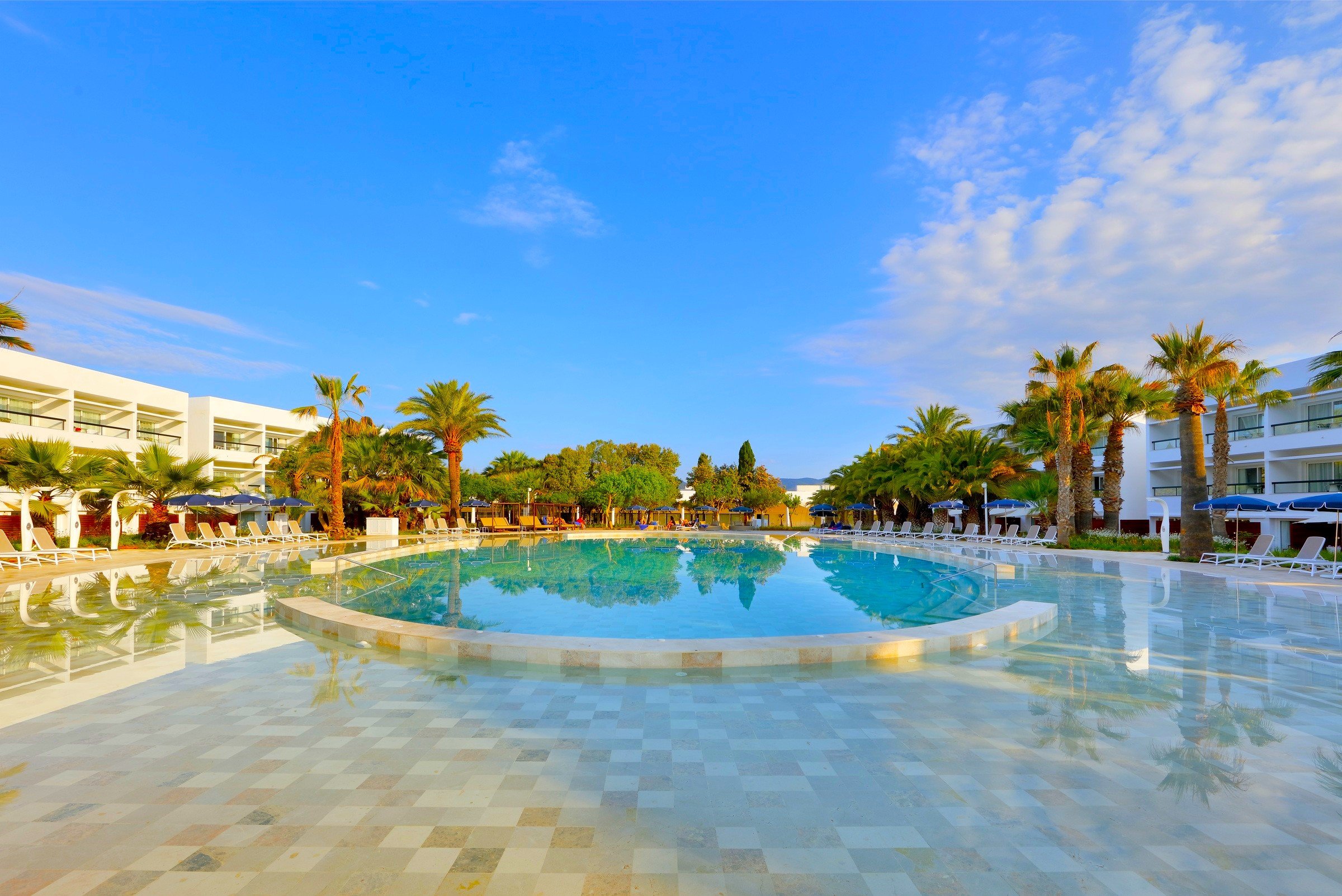 Hotel Grand Palladium Palace Ibiza Resort and Spa 2