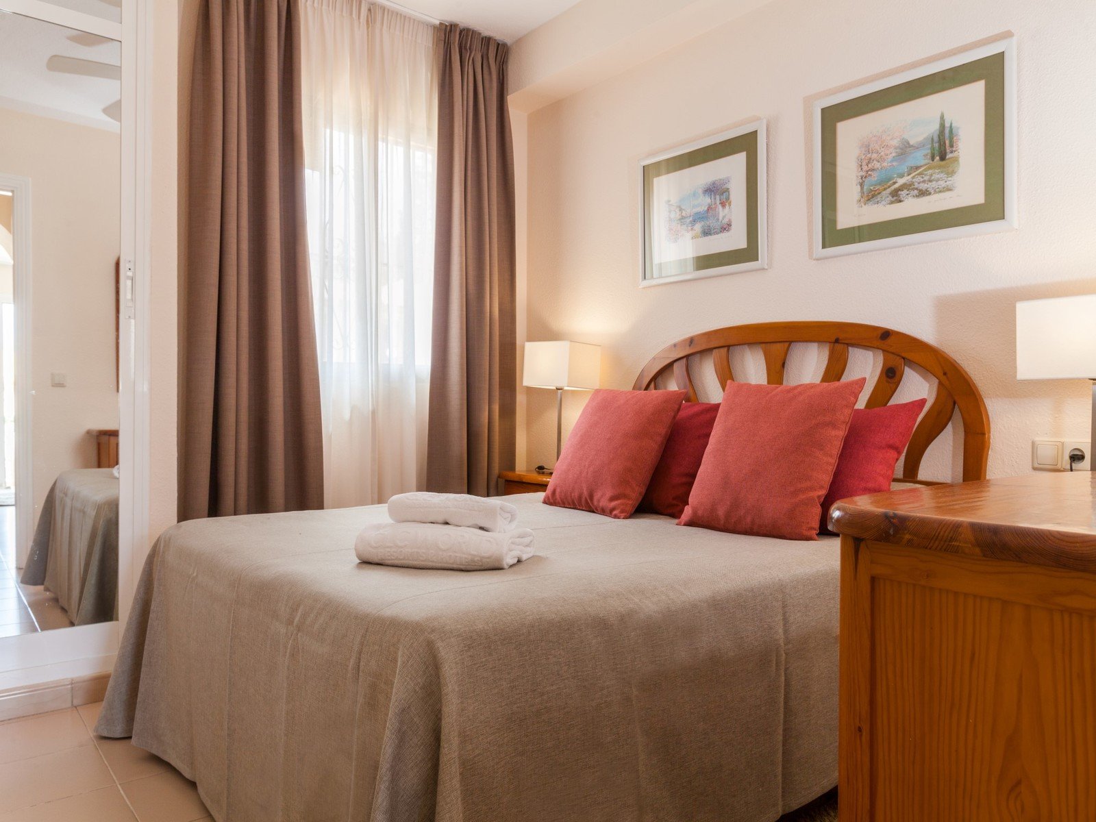 Ramada Hotel & Suites by Wyndham Costa del Sol 11