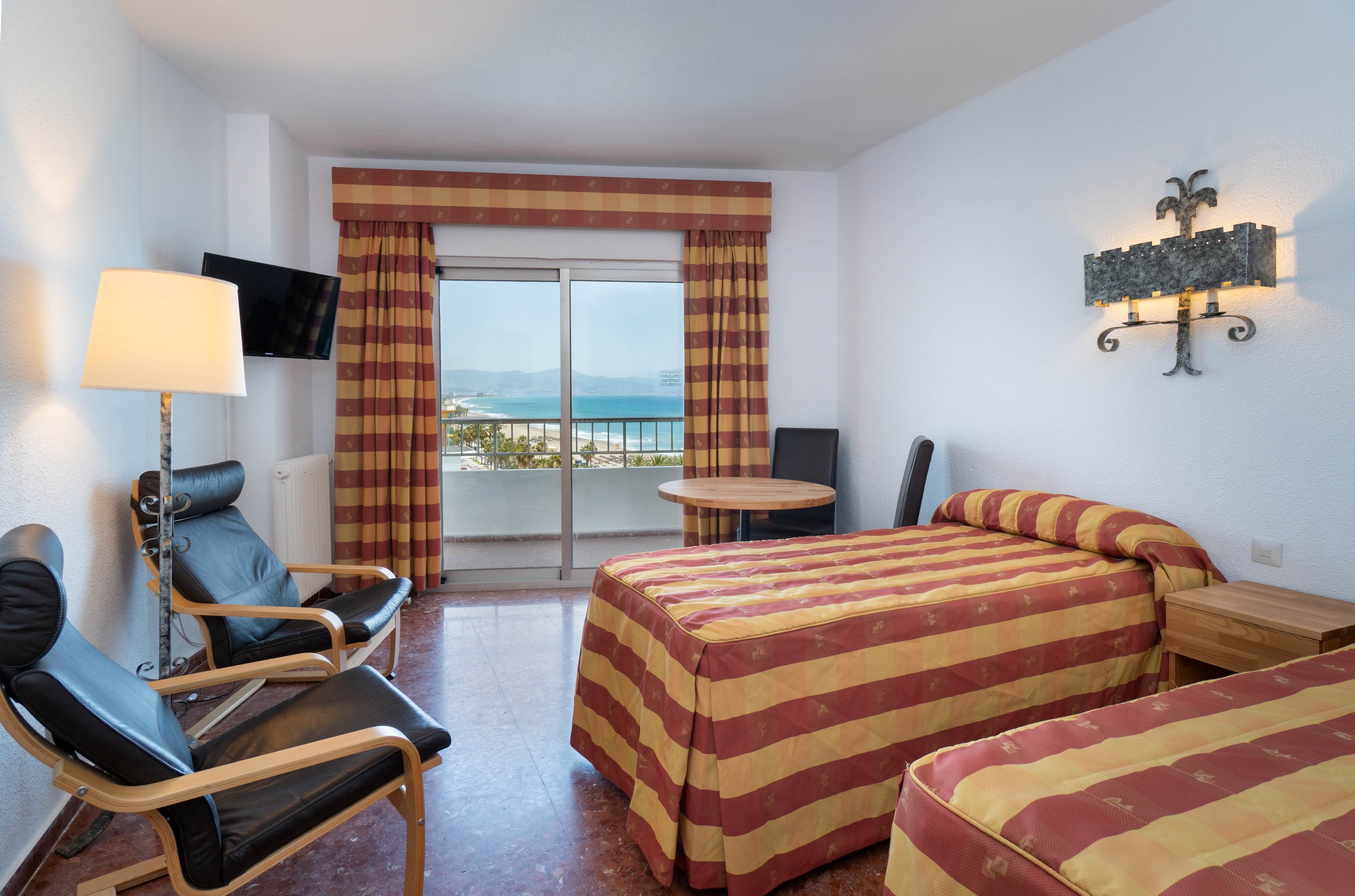 Hotel Apartamentos Bajondillo 10