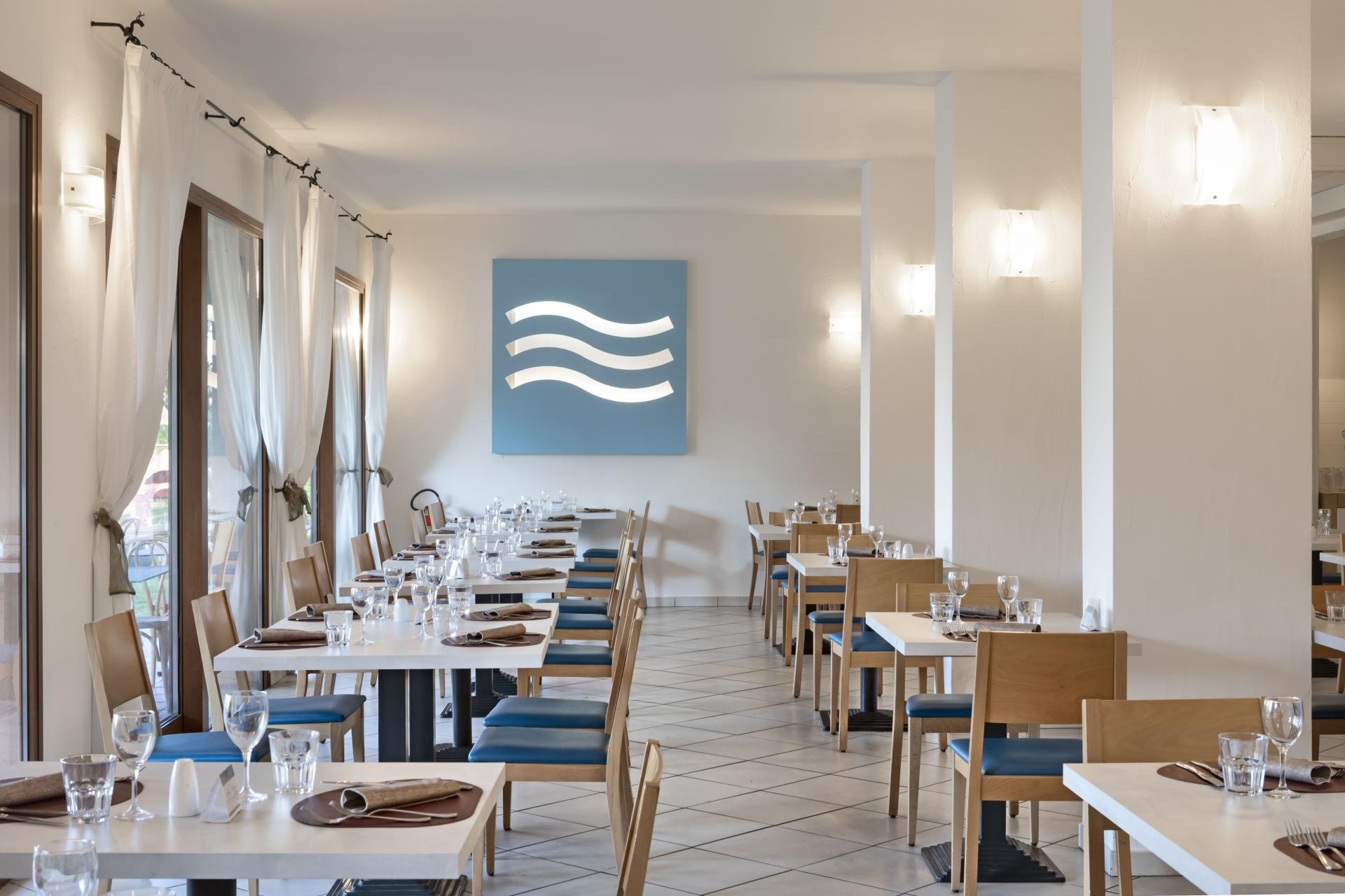 Blu Hotel Laconia Village 10