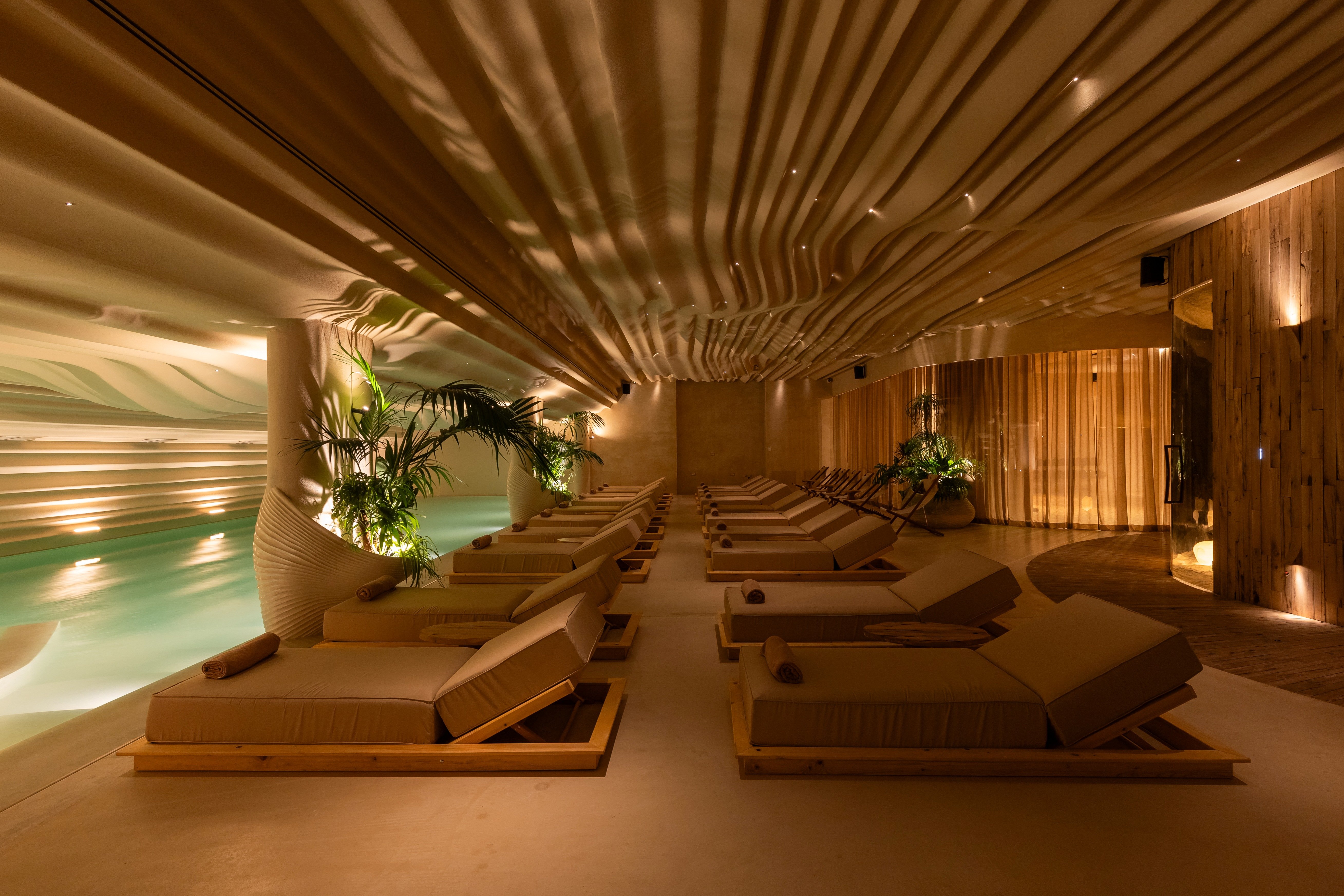 Hotel Epidamn White Sensation 13