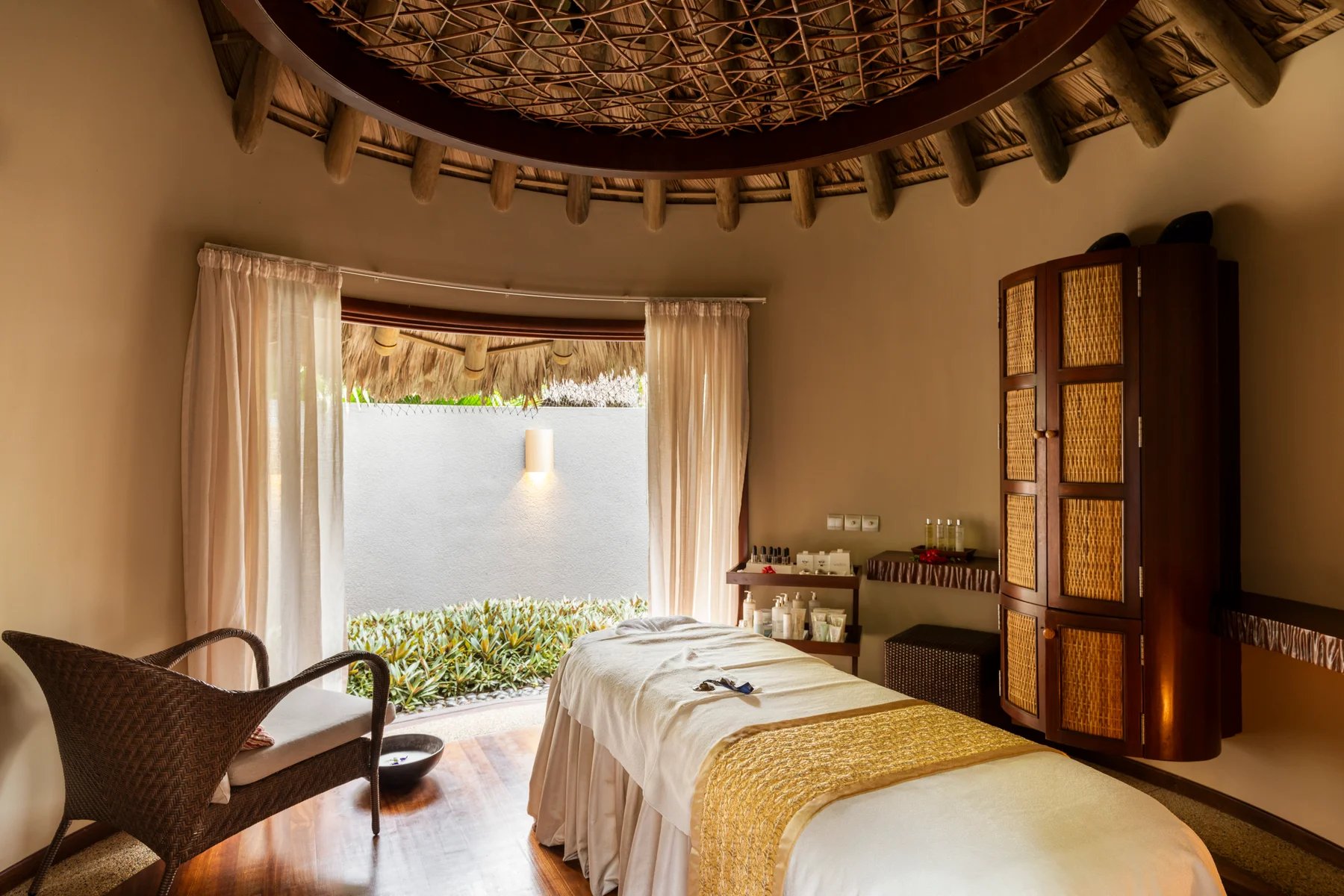 Constance Ephelia 28