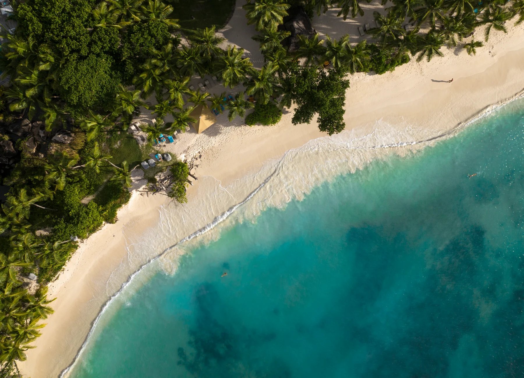 Constance Lemuria 20