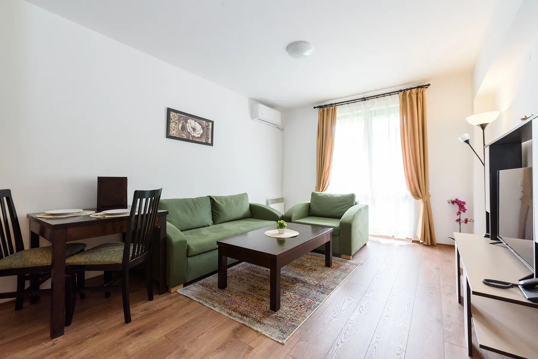 Grand Royale Apartment Complex & Spa 9