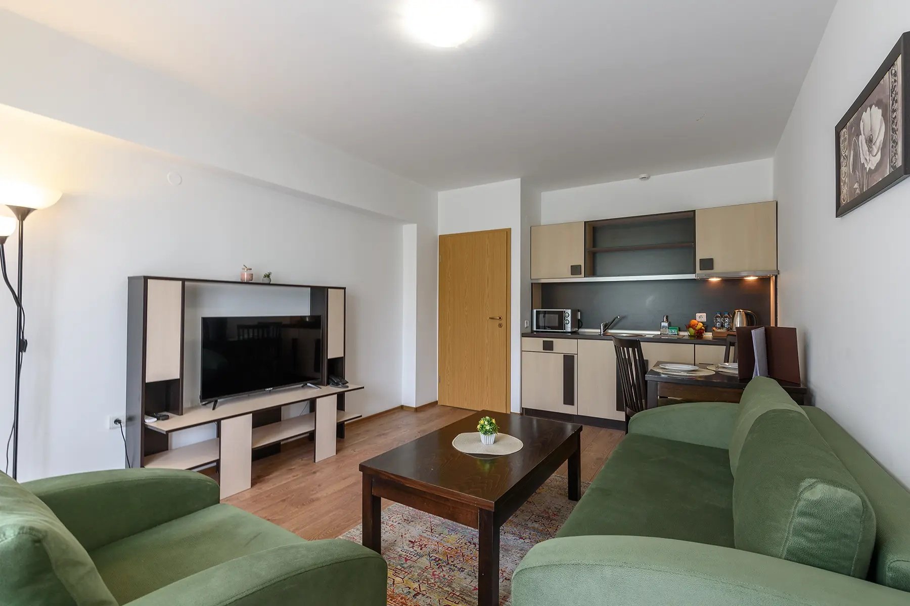 Grand Royale Apartment Complex & Spa 10