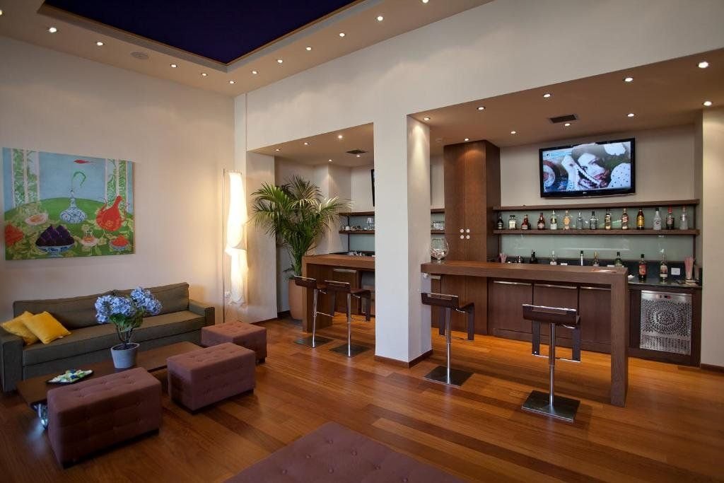 Athens Center Square 3