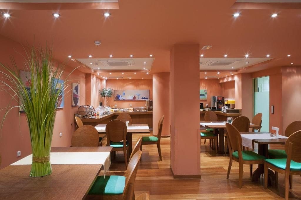 Athens Center Square 5