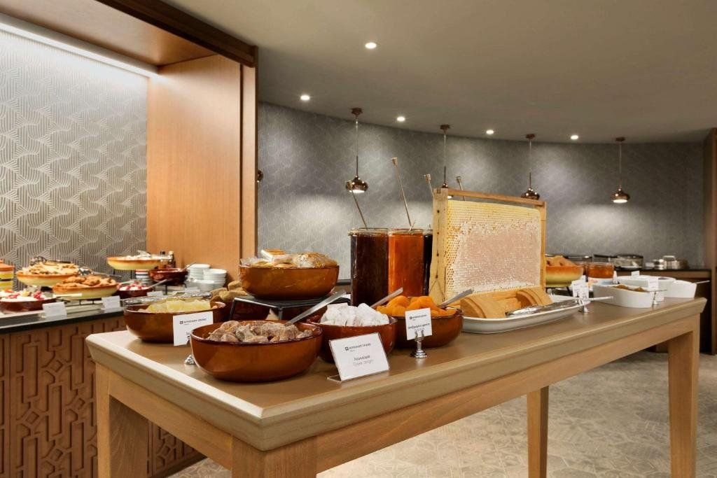 Wyndham Grand Athens 4