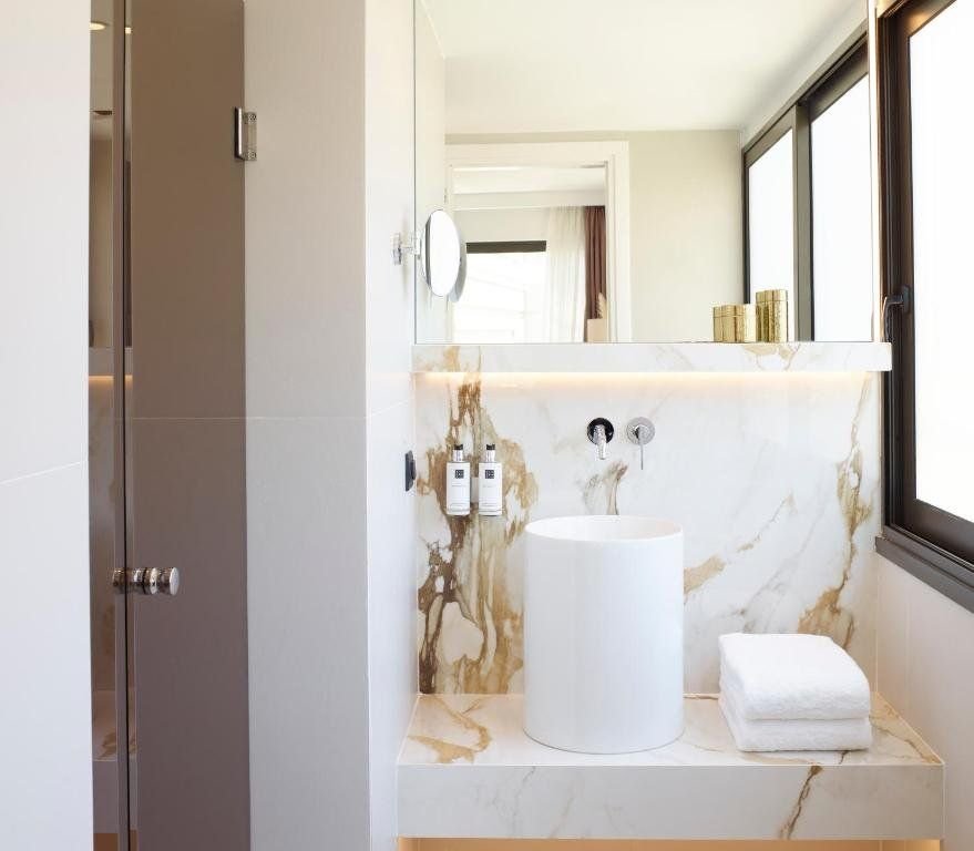 The Marblous Athens 13