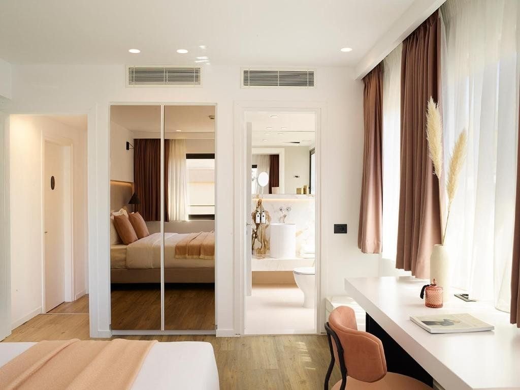 The Marblous Athens 5