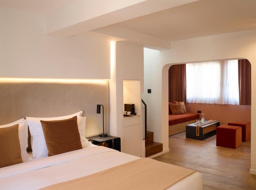 The Marblous Athens 6