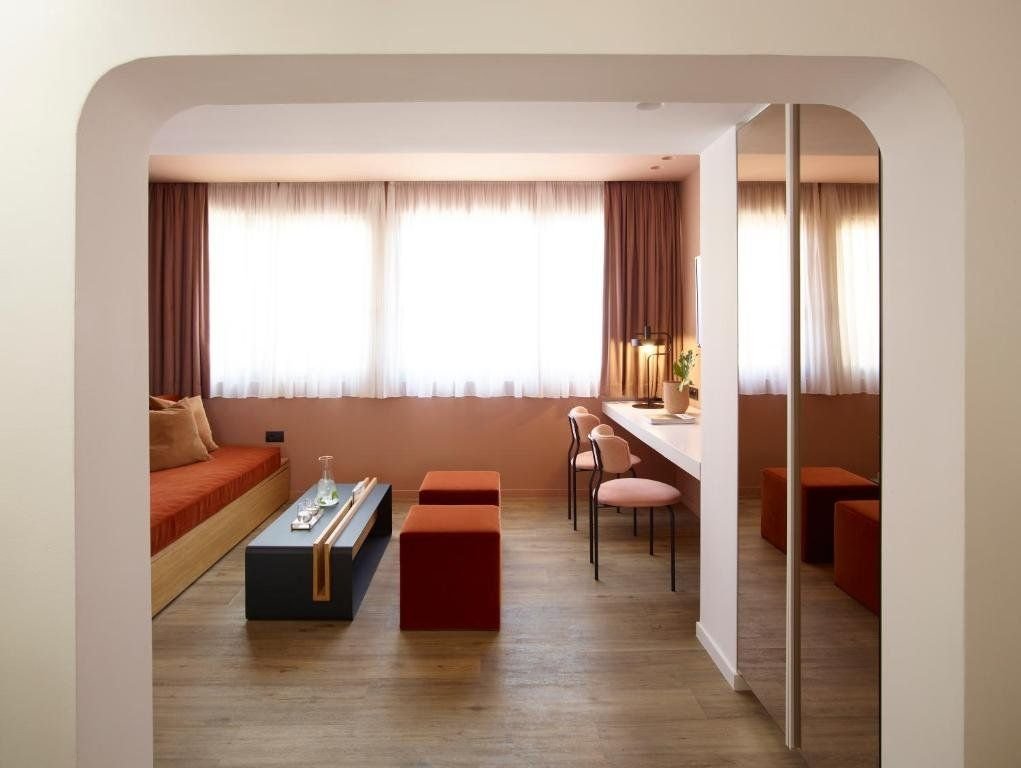 The Marblous Athens 8