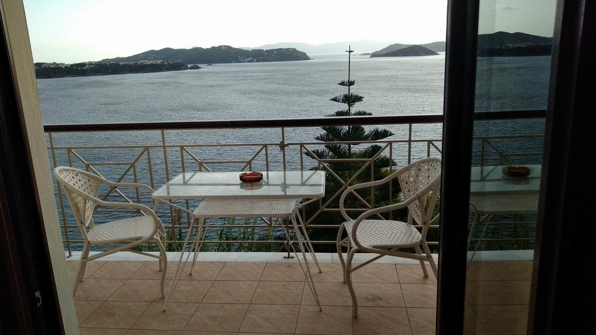 Vassilias Beach Hotel 8