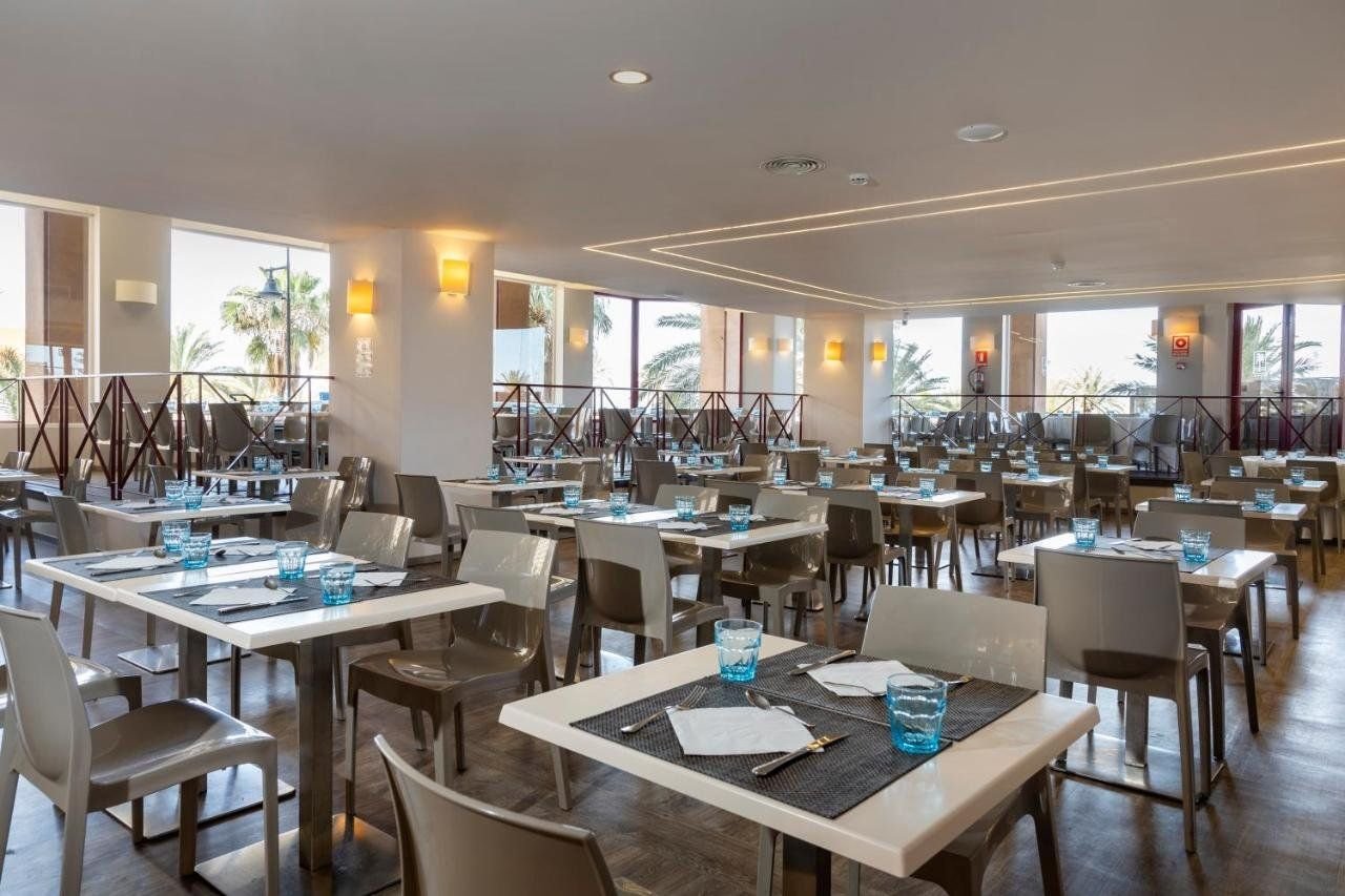 Las Palmeras Affiliated by FERGUS 17