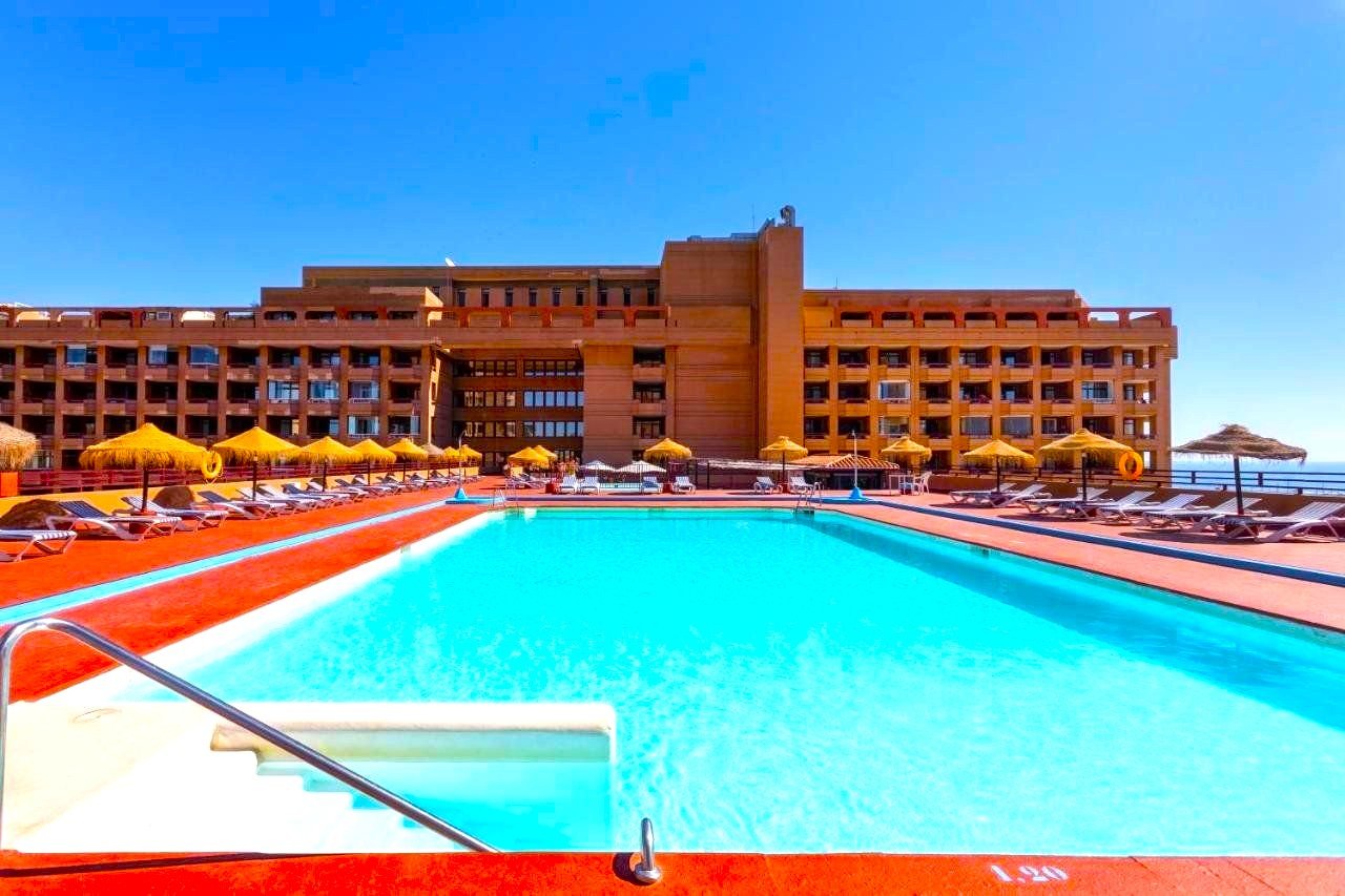 Las Palmeras Affiliated by FERGUS 1