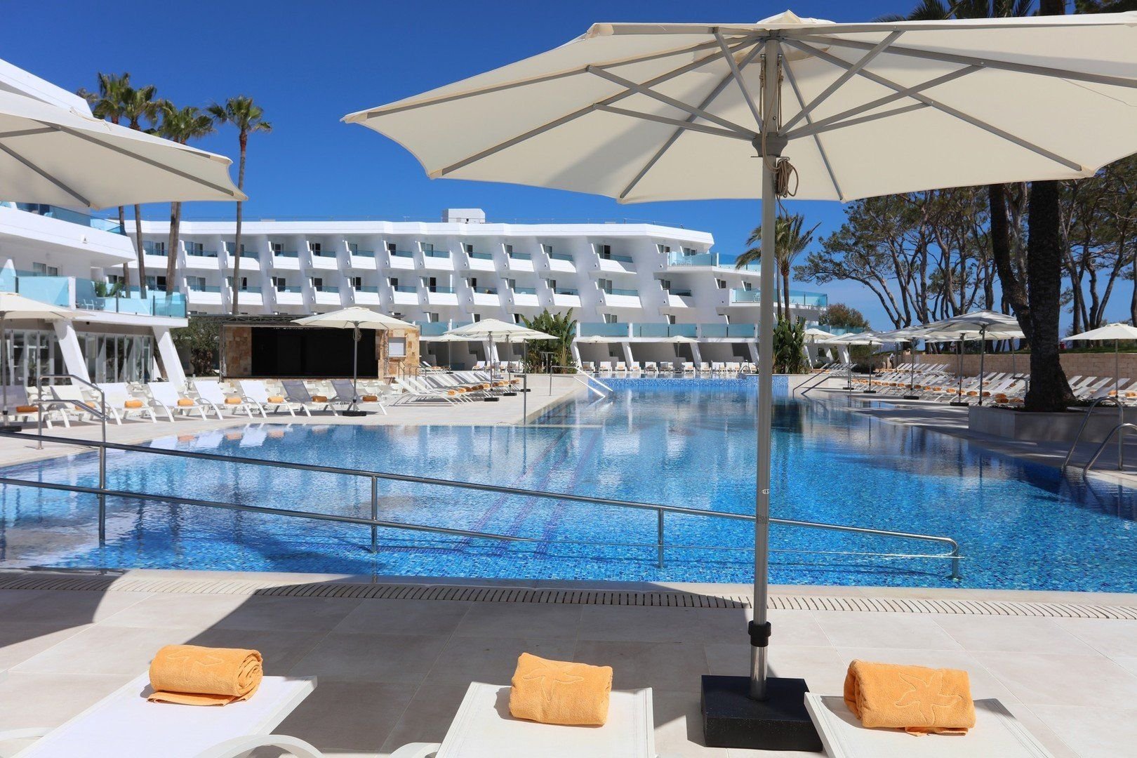 Iberostar Waves Playa de Muro 12