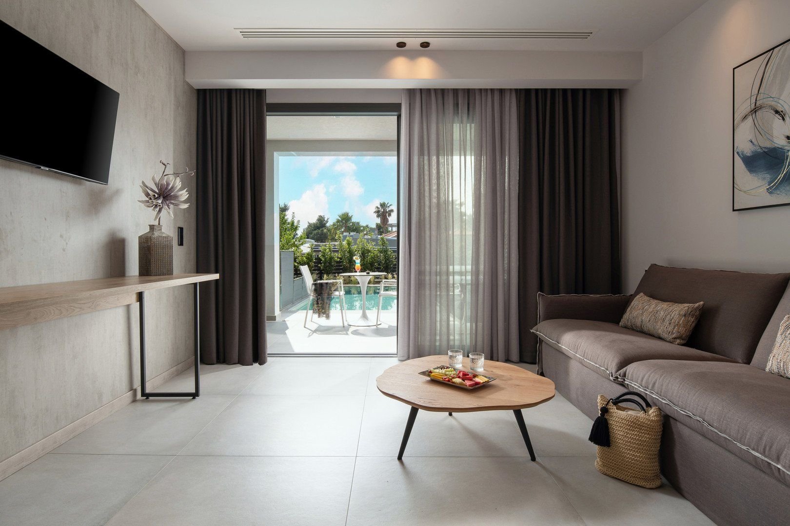 Lagomandra Beach Hotel 7