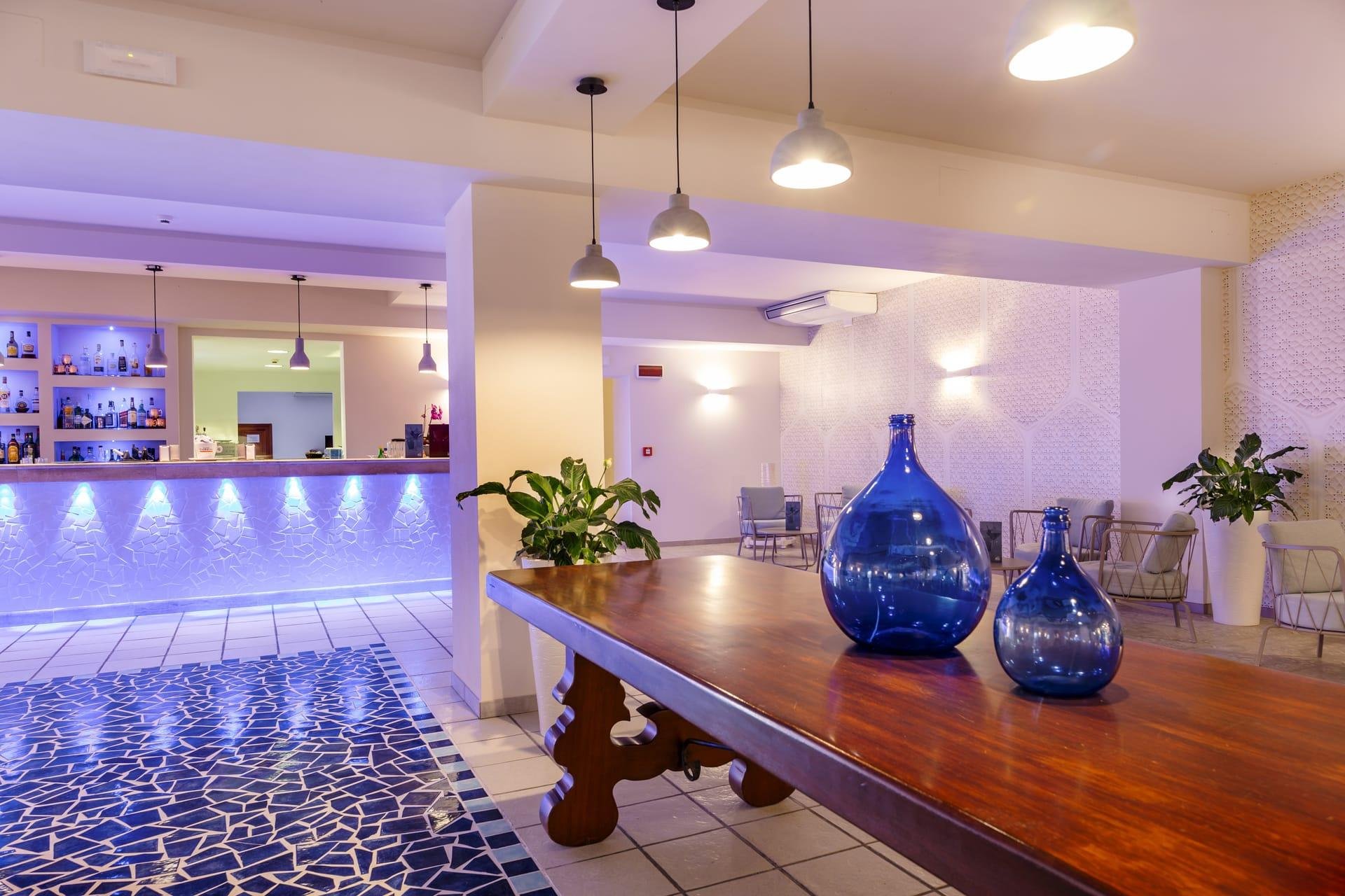 Blu Hotel Laconia Village 11