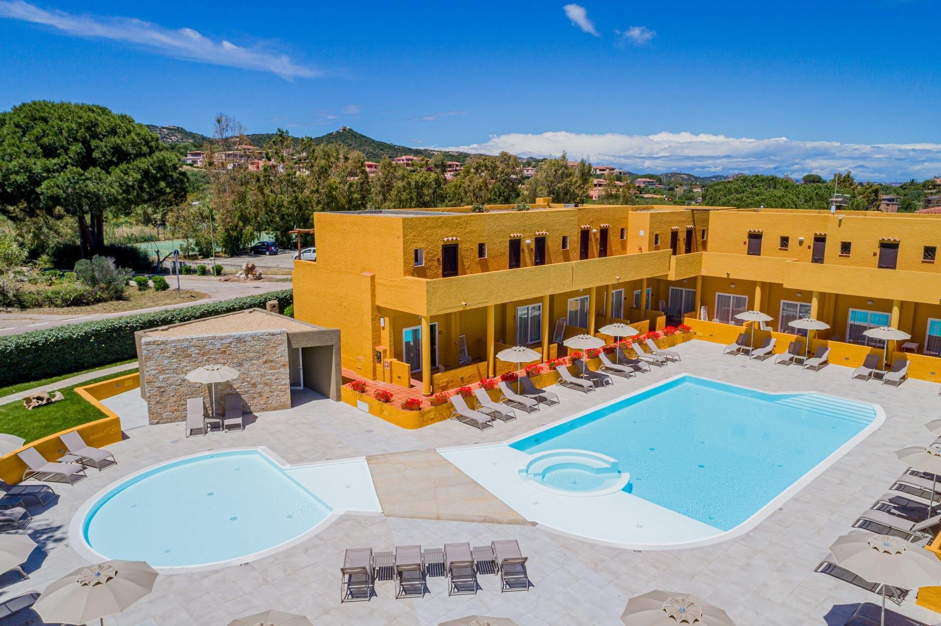 Blu Hotel Laconia Village 5