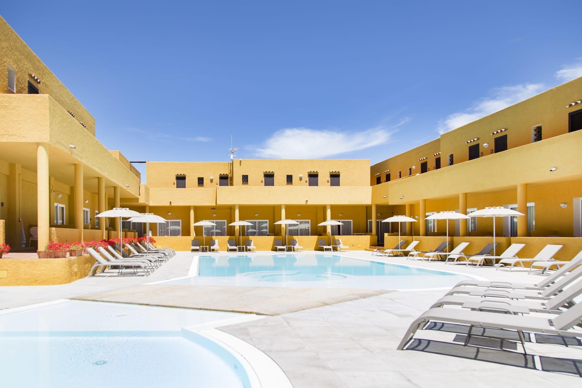 Blu Hotel Laconia Village 4