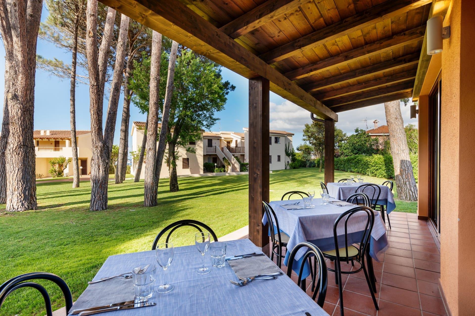 Blu Hotel Laconia Village 18