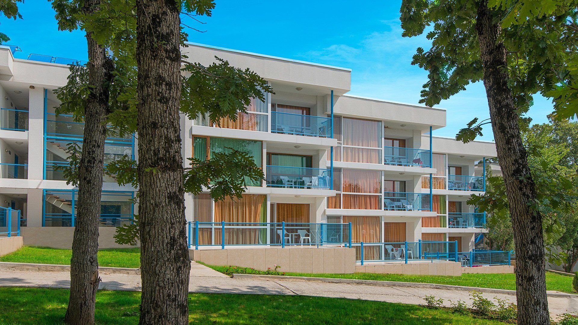 Forest Beach Hotel 1