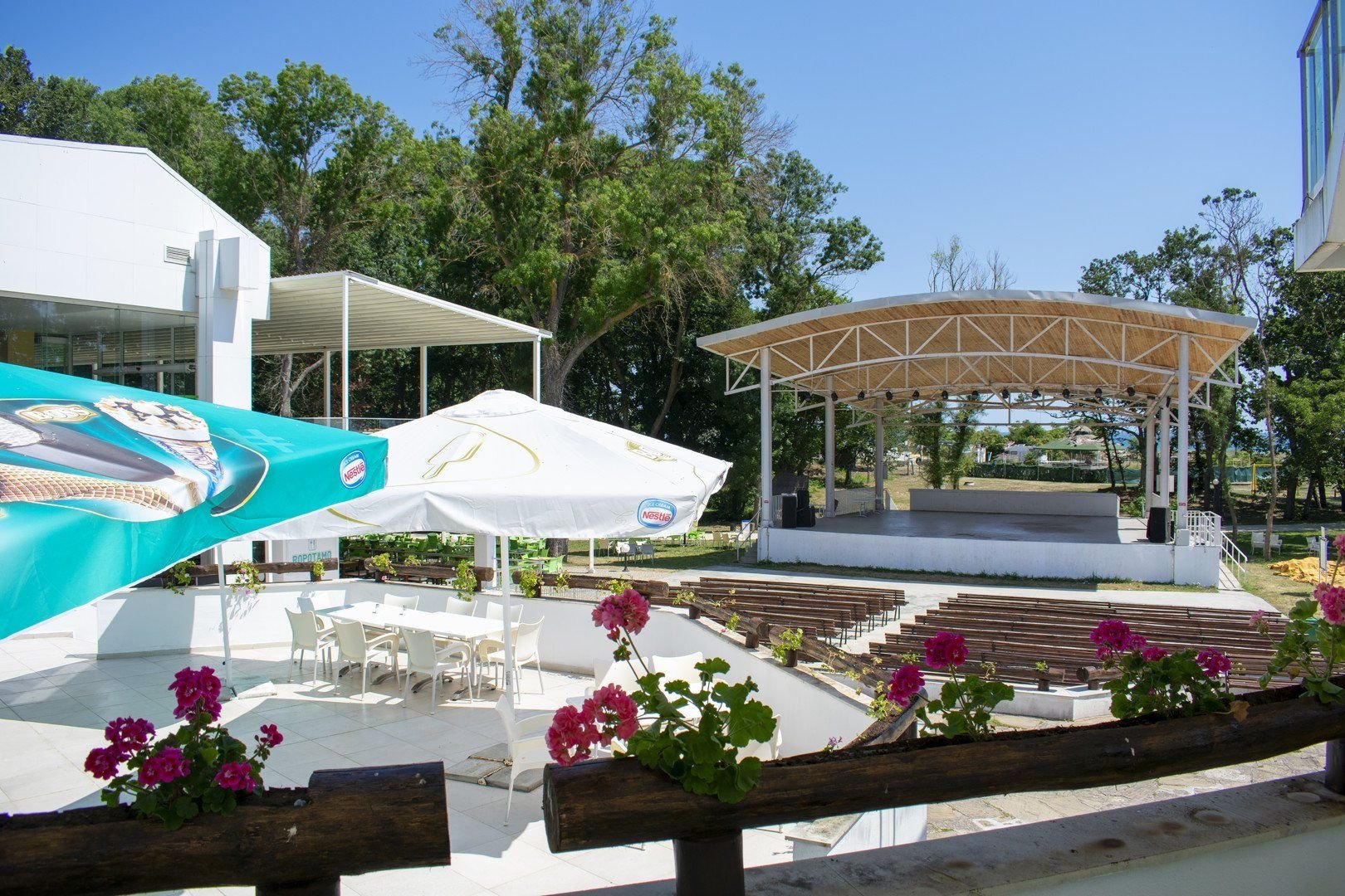 Forest Beach Hotel 14