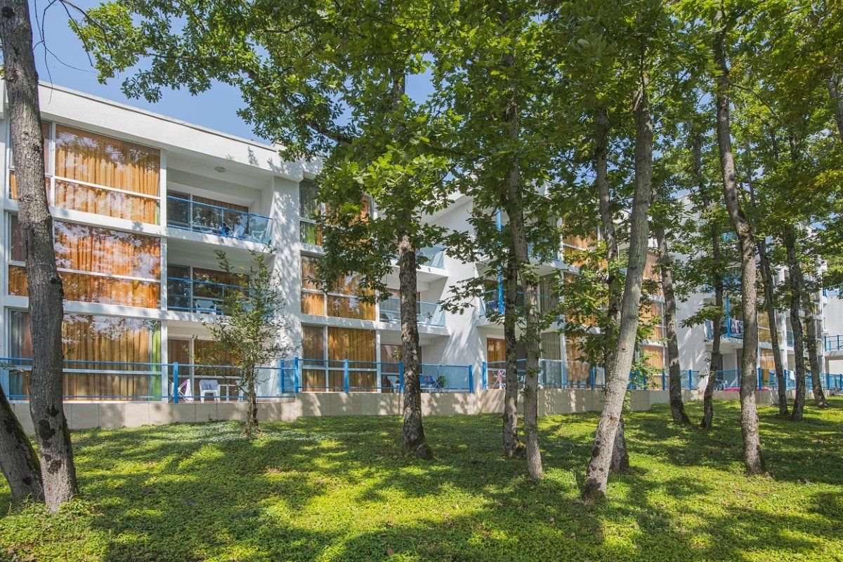 Forest Beach Hotel 2