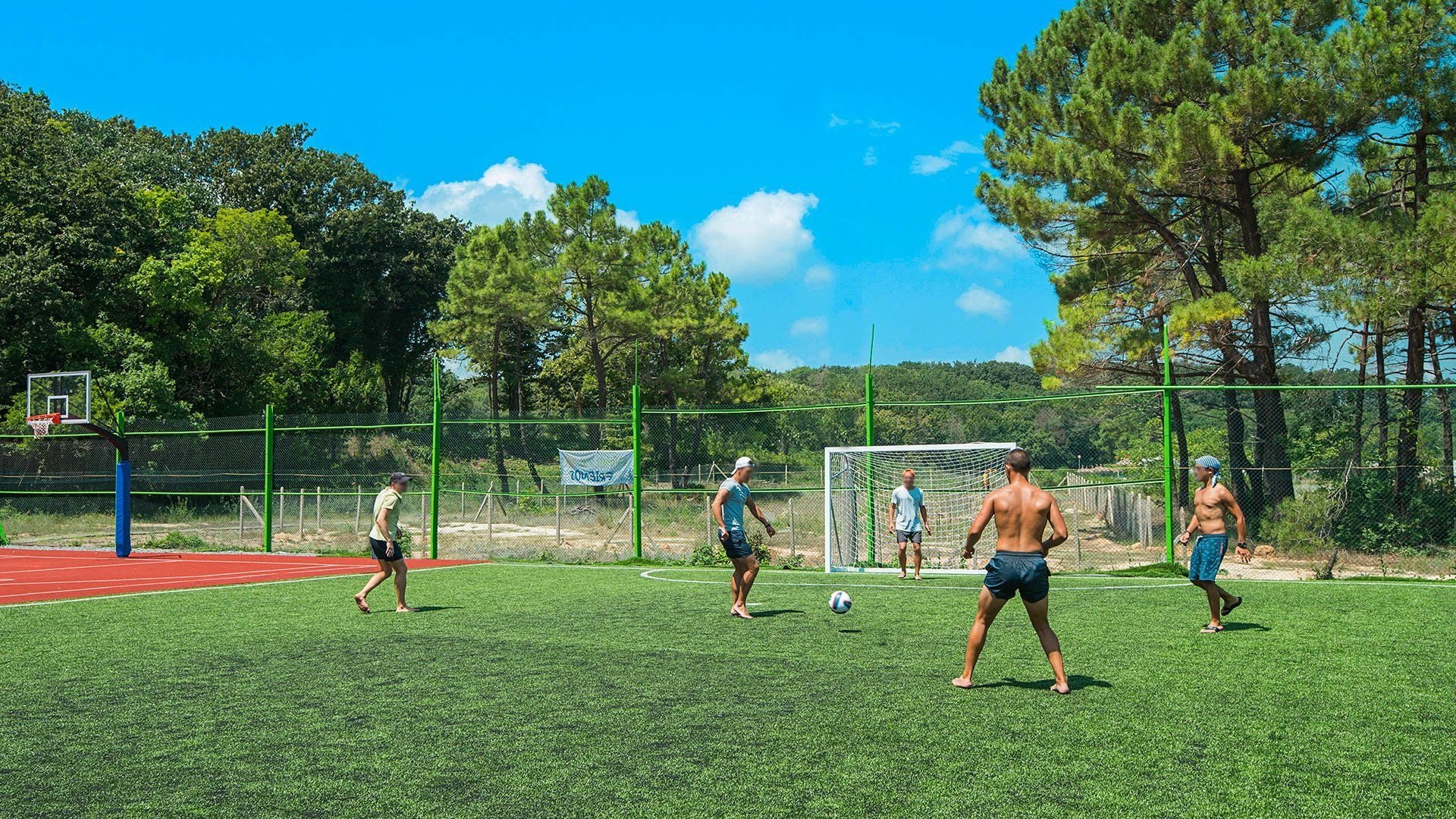 Forest Beach Hotel 20