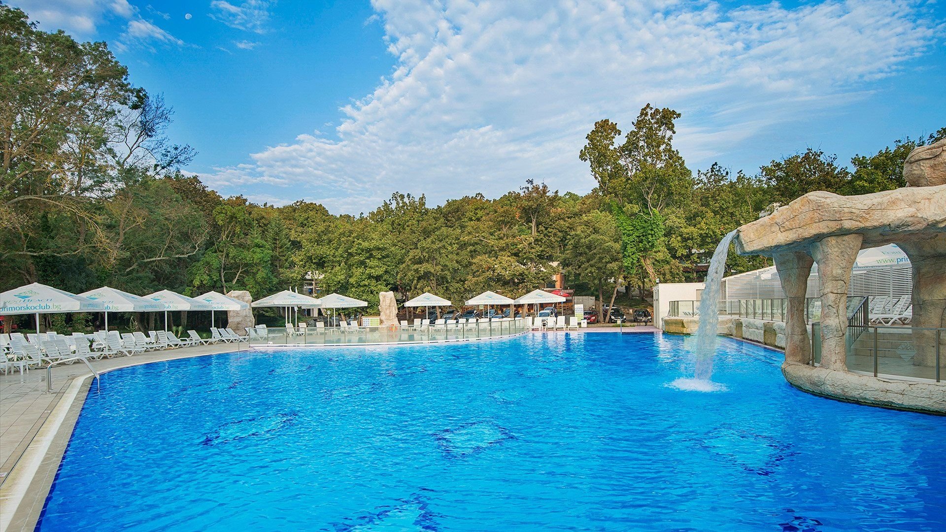 Forest Beach Hotel 4