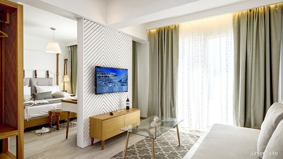 Solimar White Pearl 7