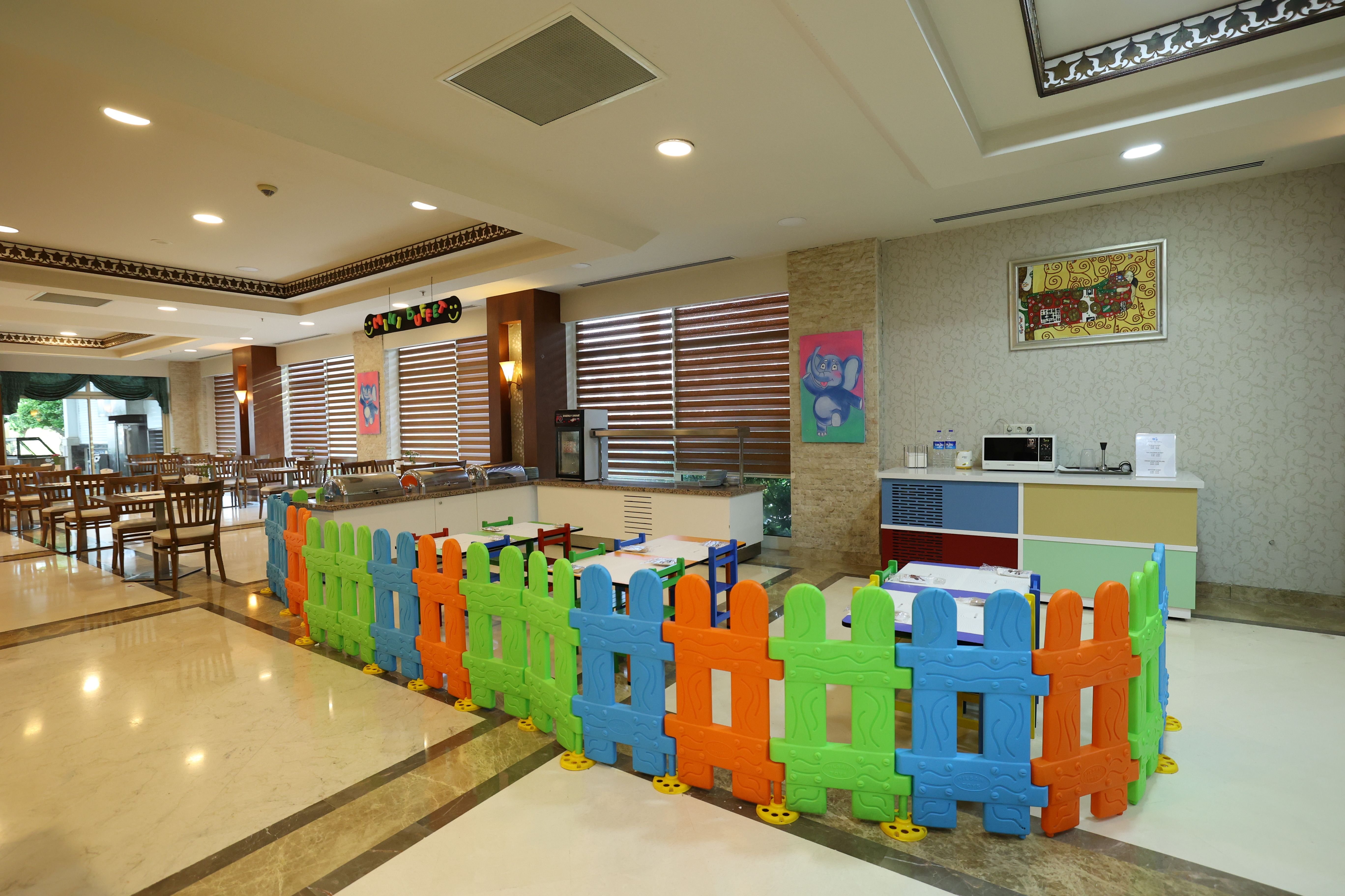 Crystal Family Resort & Spa 15