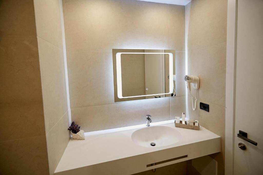 Eter Hotel 19