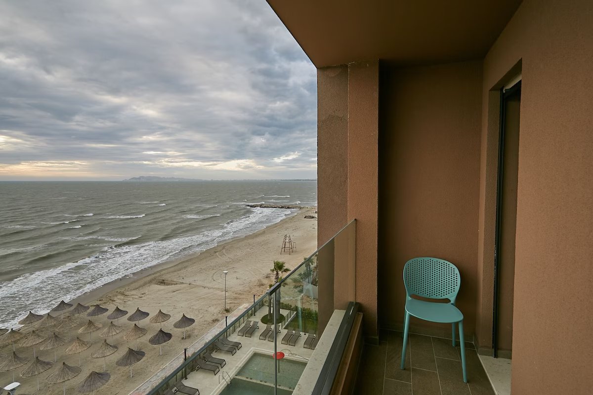 Eter Hotel 23