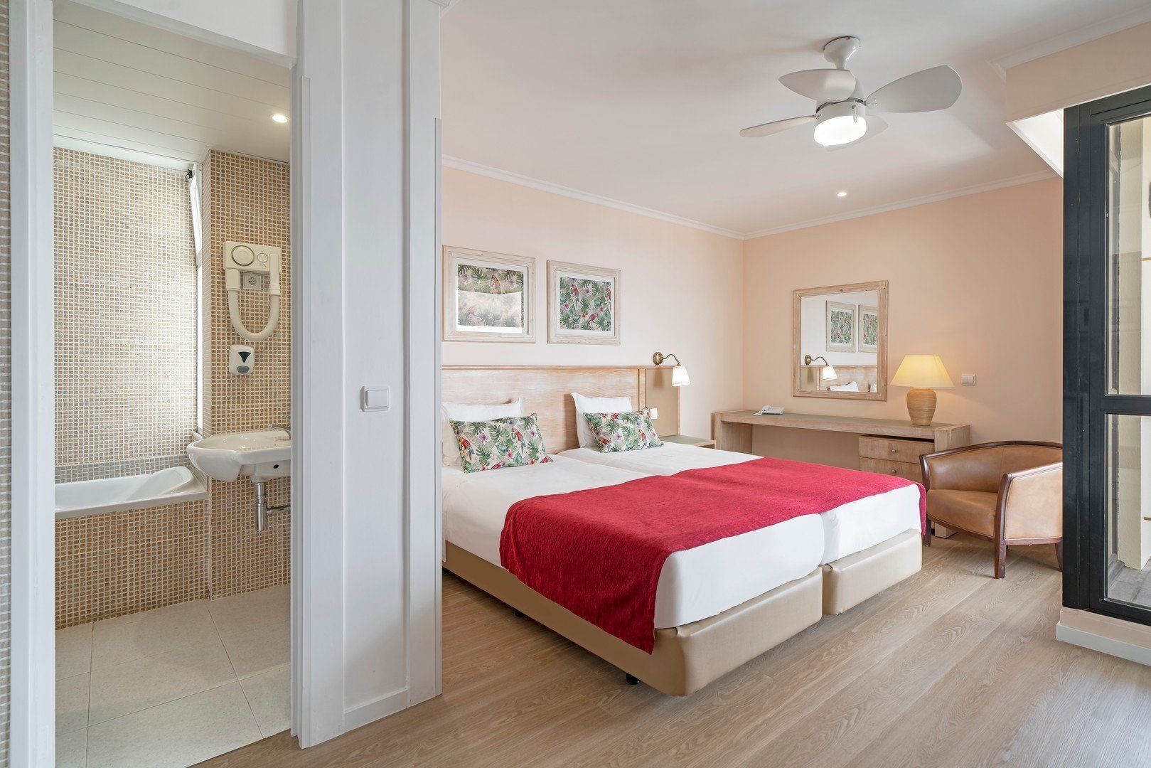 Hotelový komplex Dorisol 8