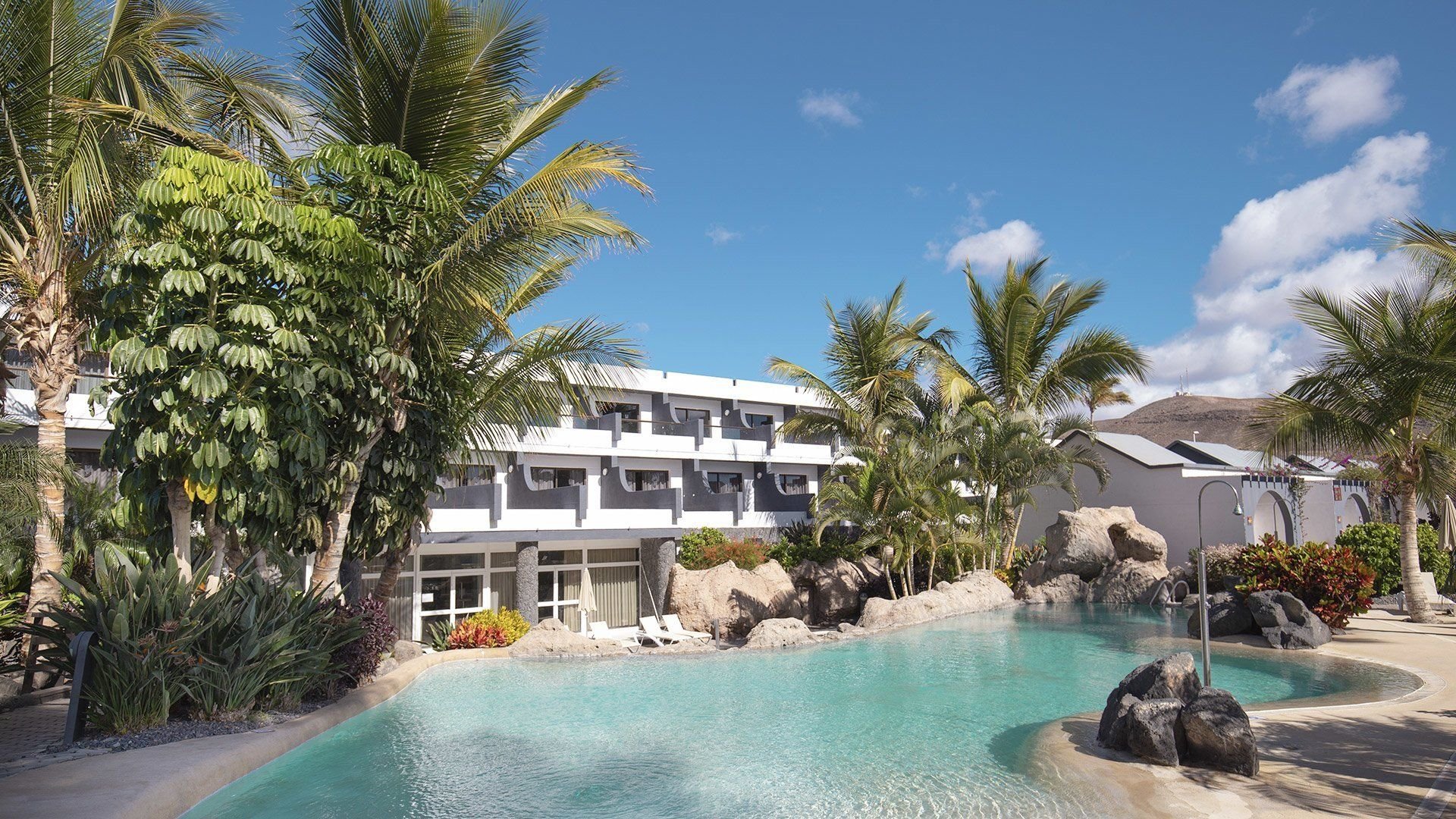 R2 Romantic Fantasia Dreams & Suites Hotel 1