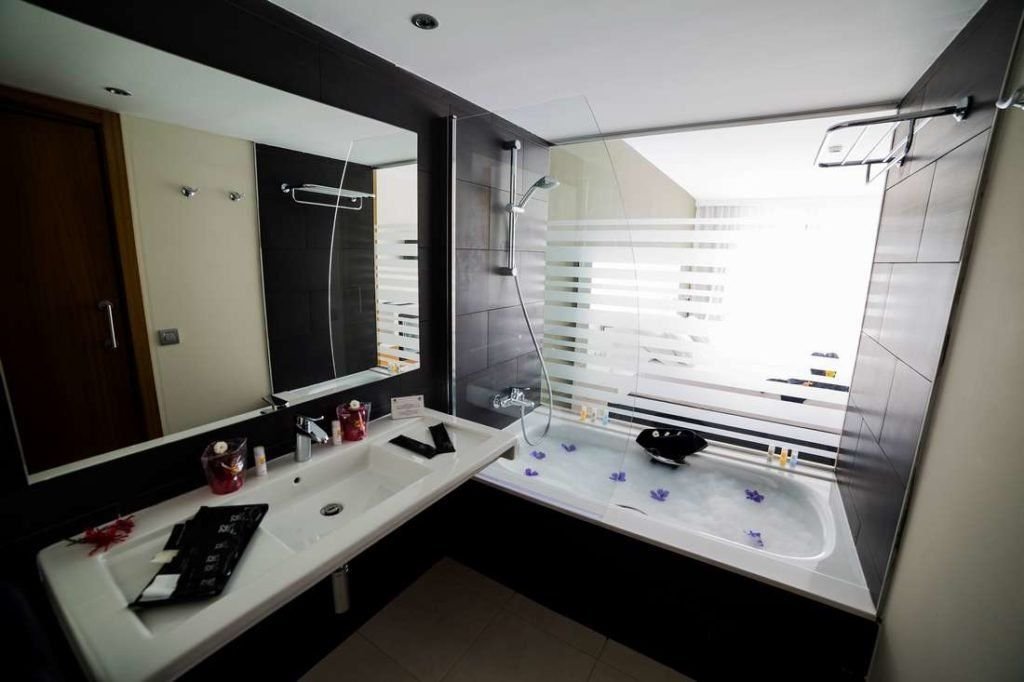 R2 Romantic Fantasia Dreams & Suites Hotel 12