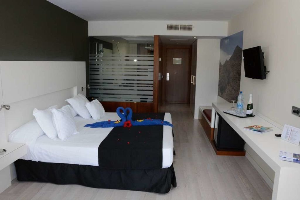 R2 Romantic Fantasia Dreams & Suites Hotel 13