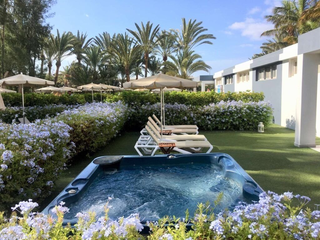 R2 Romantic Fantasia Dreams & Suites Hotel 5