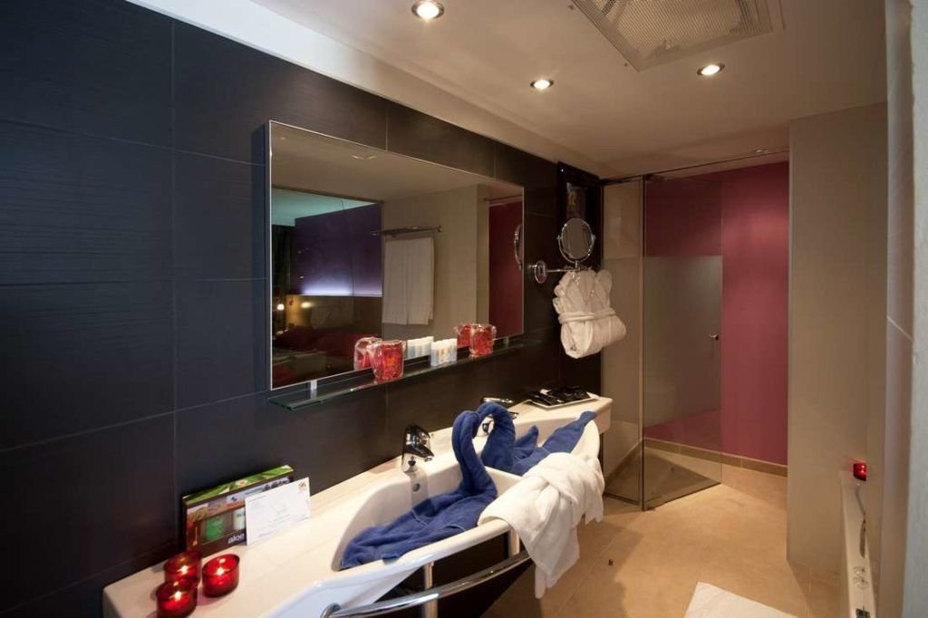 R2 Romantic Fantasia Dreams & Suites Hotel 9