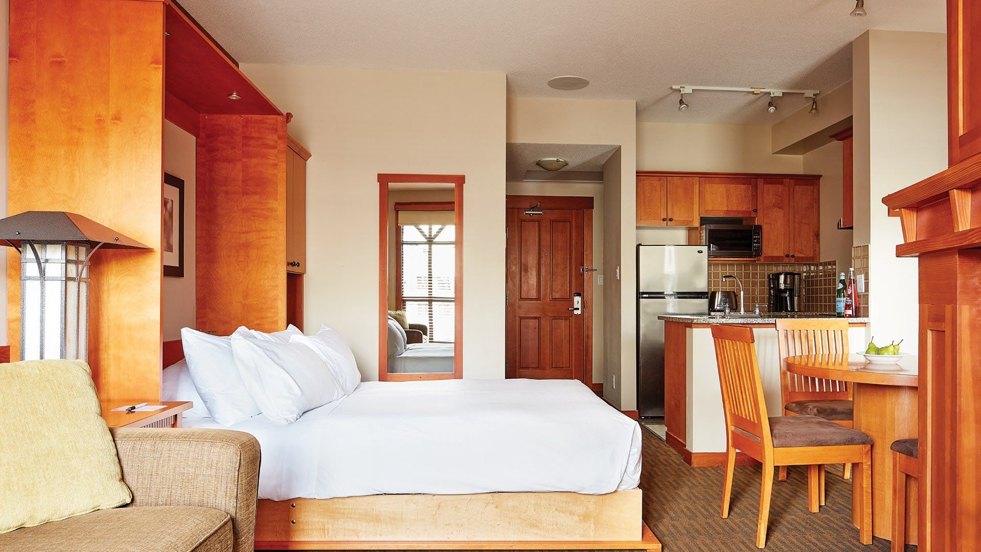 Pan Pacific Whistler Mountainside 8