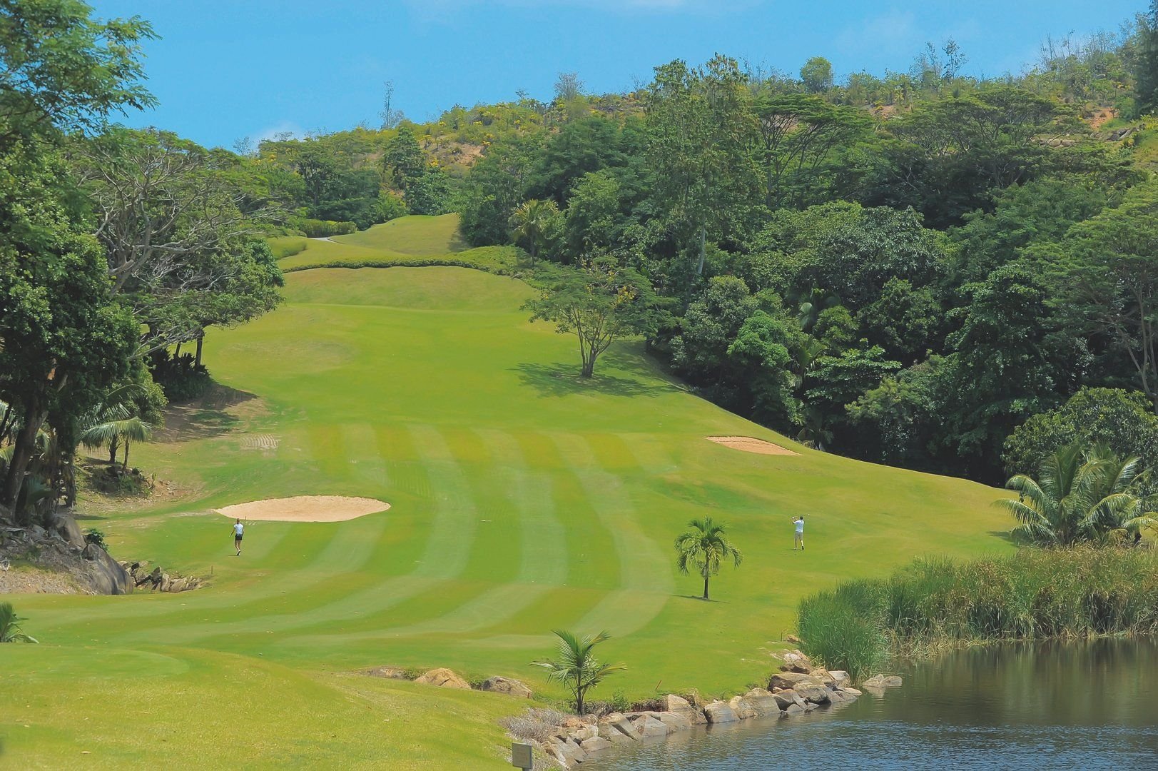 Constance Lemuria 23