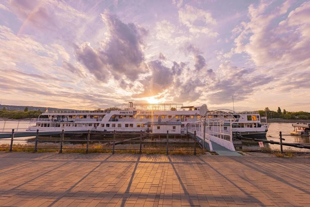 Fortuna Boat Hotel Budapest 4