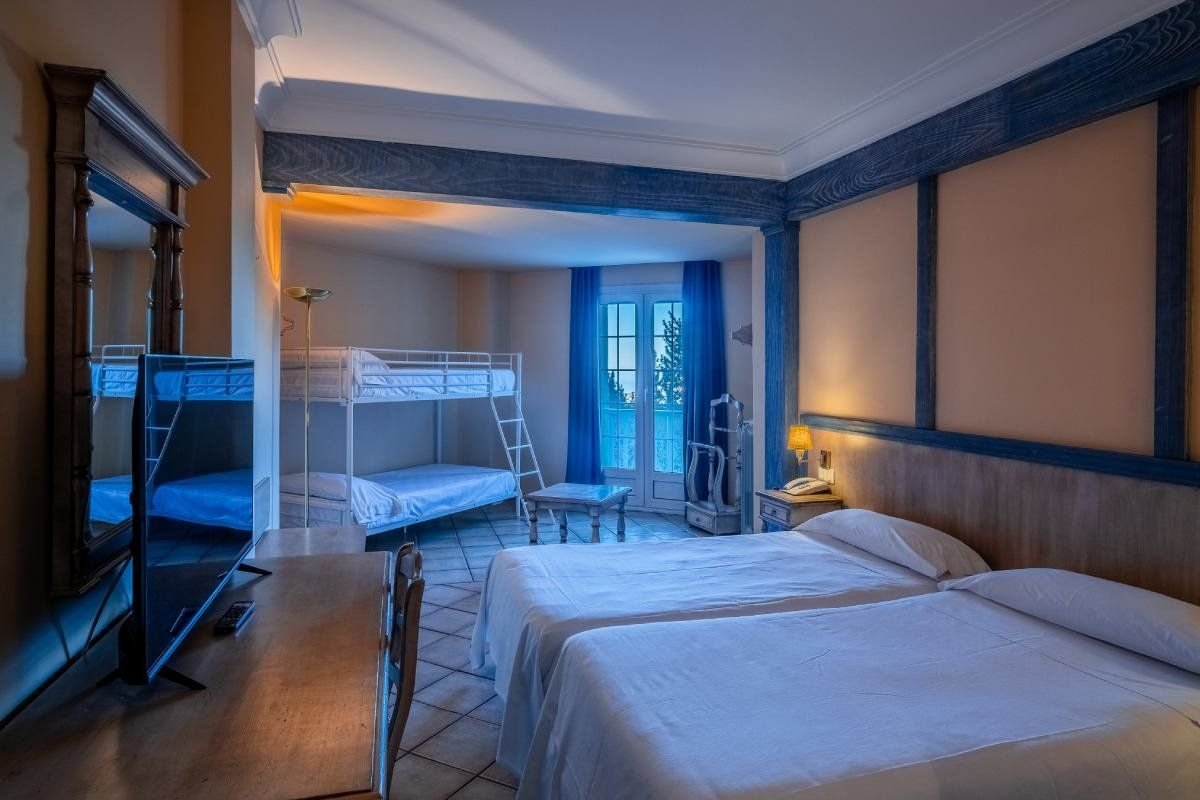 The Mountains Hotel 13