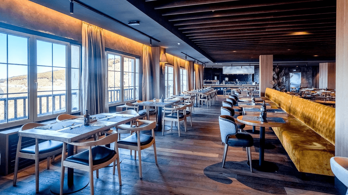 The Mountains Hotel 18