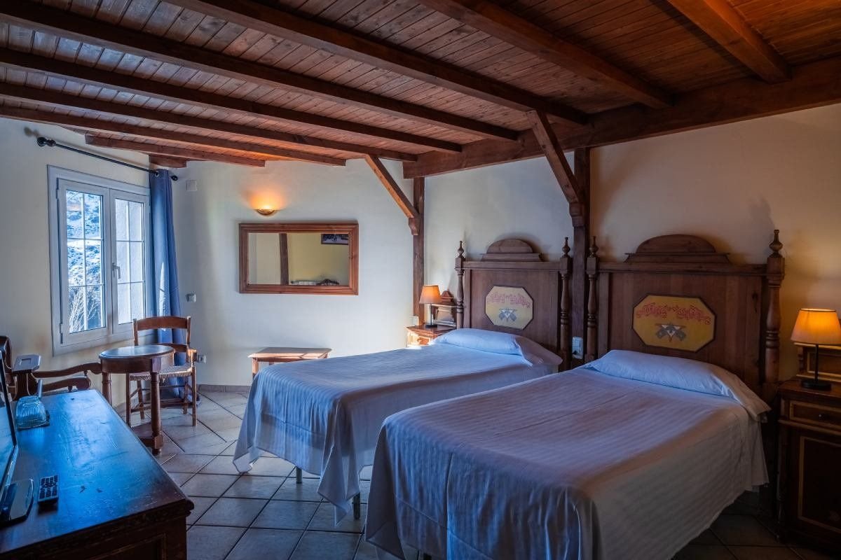 The Mountains Hotel 7