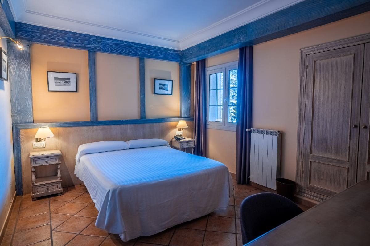 The Mountains Hotel 8