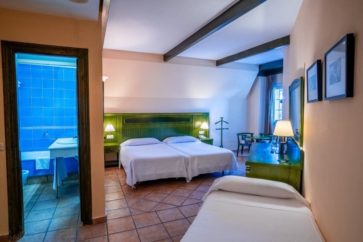 The Mountains Hotel 10